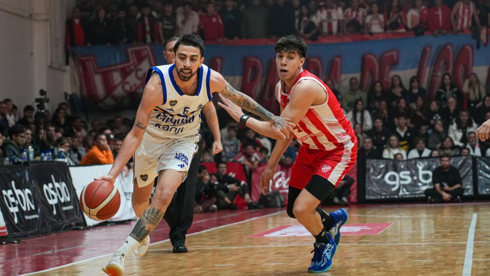 Boca pisó fuerte en Córdoba y quedó arriba en la serie ante Instituto